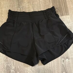 Lululemon hotty hot short